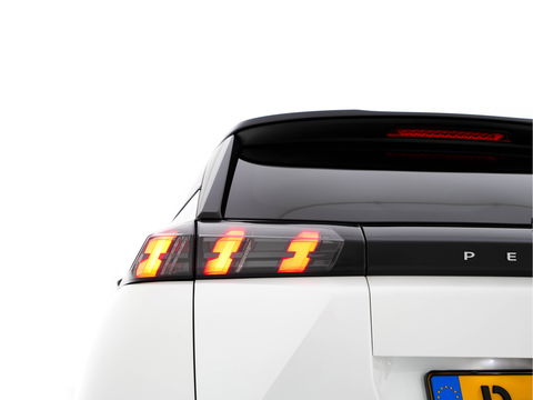 Peugeot e-2008 EV GT 50 kWh {SOH-91%} Aut. *DIGI-COCKPIT | FULL-LED | BLIS | KEYLESS | LEATHER-FABRIC | CAMERA | CARPLAY | CCS-FASTLOADER | DAB+ | NAVI-FULLMAP | ECC | PDC | SPORT-SEATS | AMBIENT-LIGHT | PRIVACY-GLASS | 17''ALU*