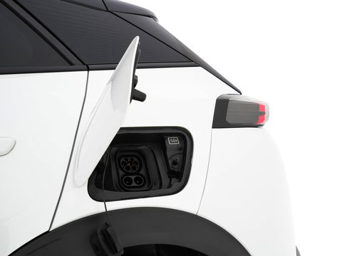 Peugeot e-2008 EV GT 50 kWh {SOH-91%} Aut. *DIGI-COCKPIT | FULL-LED | BLIS | KEYLESS | LEATHER-FABRIC | CAMERA | CARPLAY | CCS-FASTLOADER | DAB+ | NAVI-FULLMAP | ECC | PDC | SPORT-SEATS | AMBIENT-LIGHT | PRIVACY-GLASS | 17''ALU*