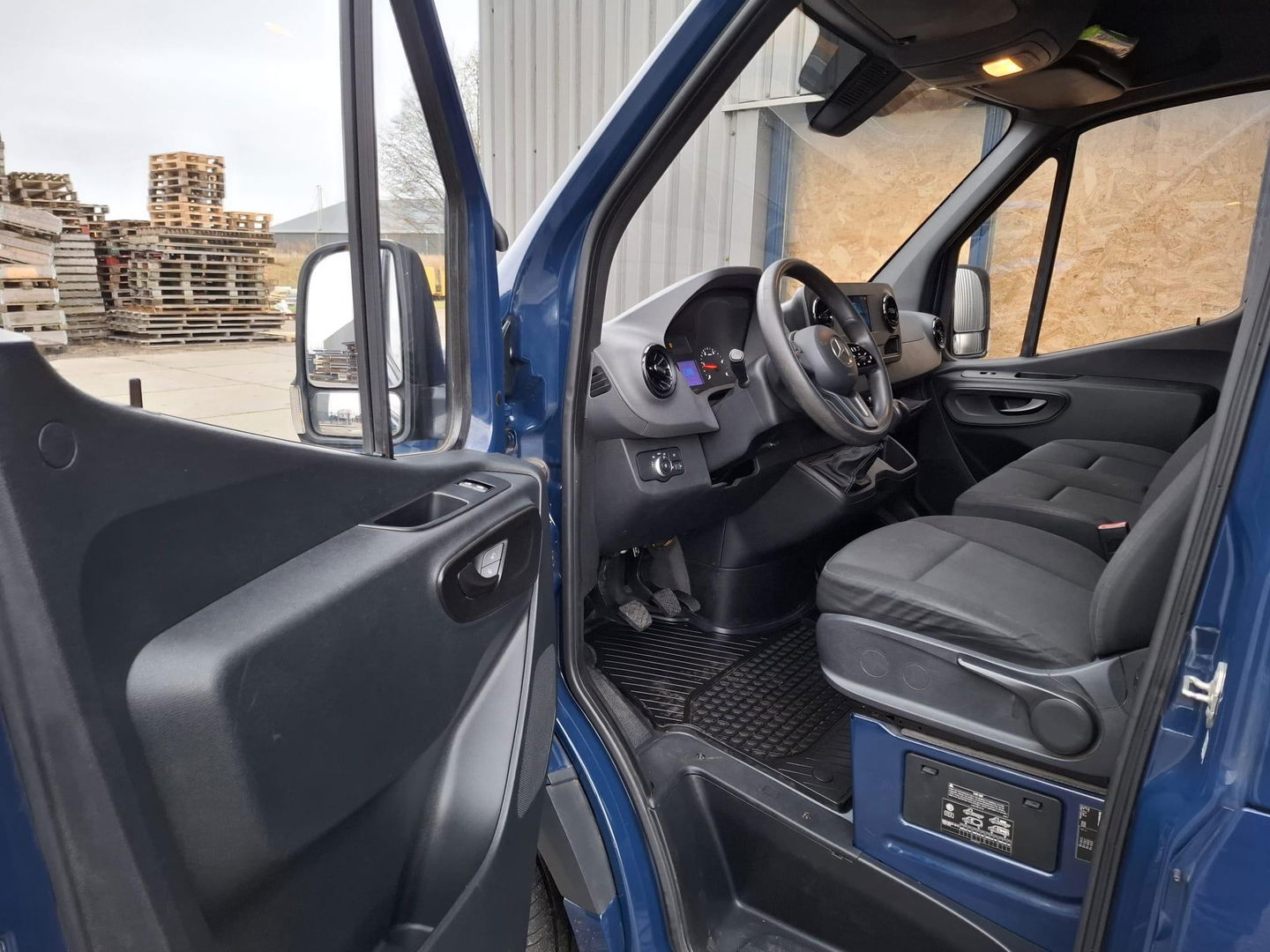 Mercedes-Benz Sprinter 311 2.2 CDI L2H1 / AIRCO / CAMERA / 3 ZITS / DEALER ONDERHOUDEN / NAVI