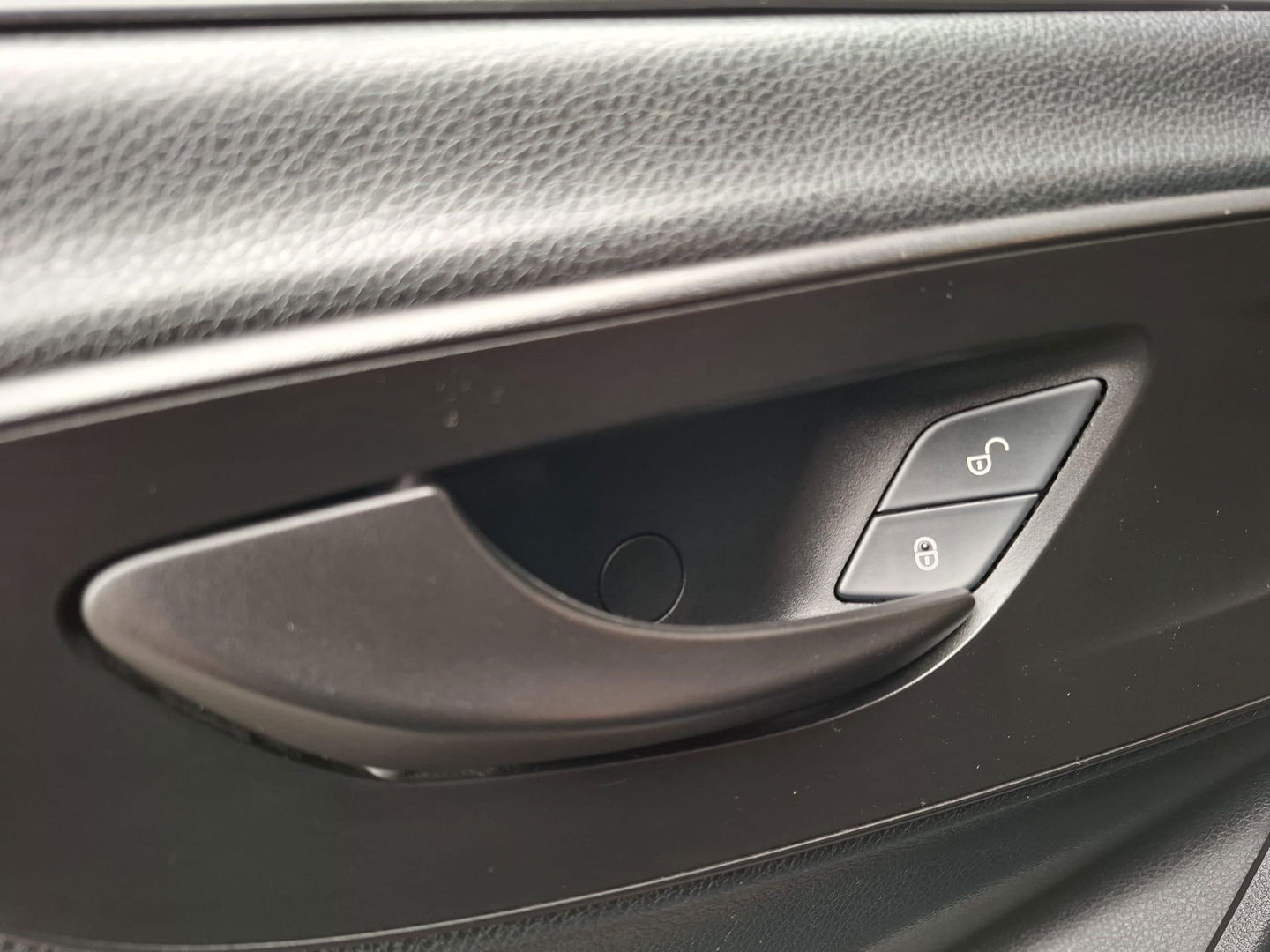 Mercedes-Benz Sprinter 311 2.2 CDI L2H1 / AIRCO / CAMERA / 3 ZITS / DEALER ONDERHOUDEN / NAVI