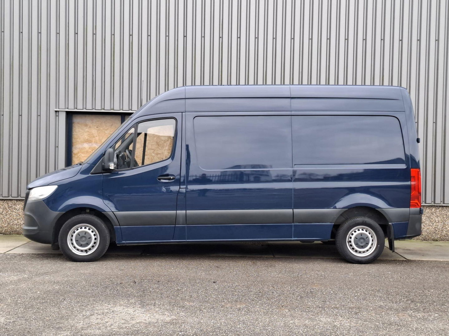 Mercedes-Benz Sprinter 311 2.2 CDI L2H1 / AIRCO / CAMERA / 3 ZITS / DEALER ONDERHOUDEN / NAVI