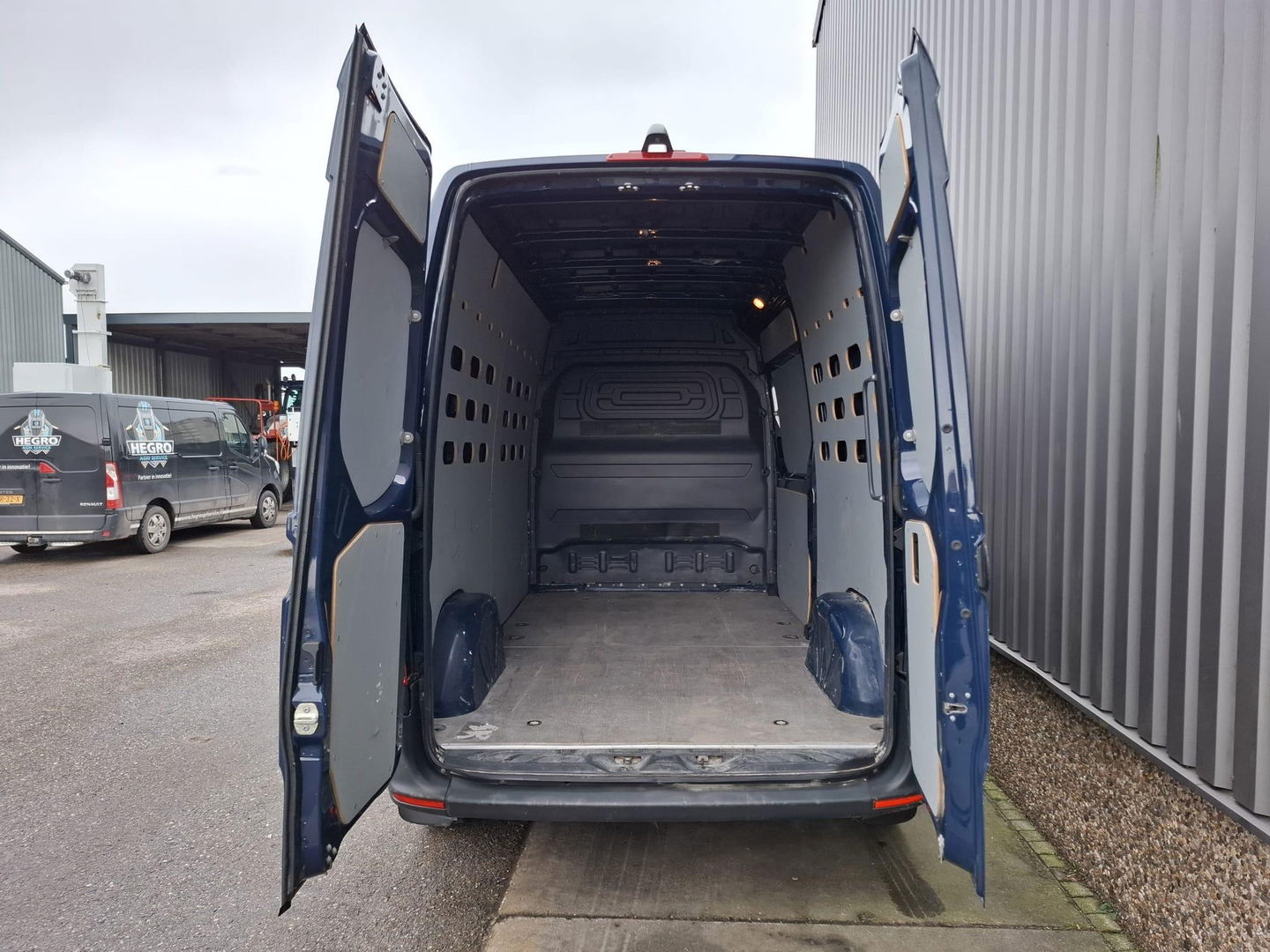 Mercedes-Benz Sprinter 311 2.2 CDI L2H1 / AIRCO / CAMERA / 3 ZITS / DEALER ONDERHOUDEN / NAVI