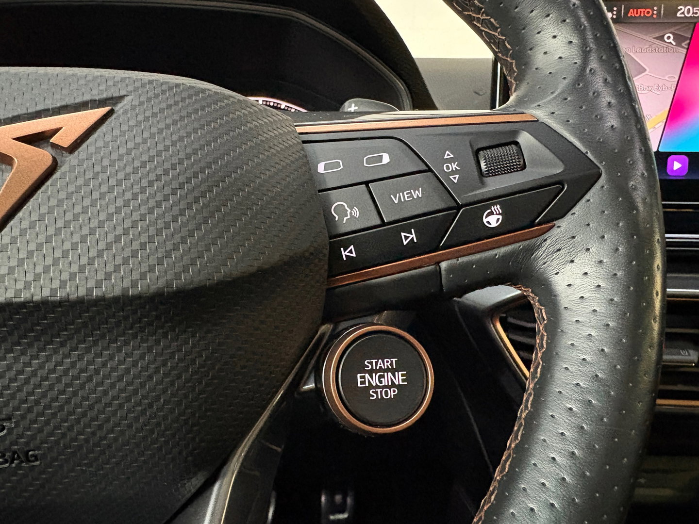 CUPRA Leon 2.0 TSI VZ 300 PK Pano*Keyless*Sfeer