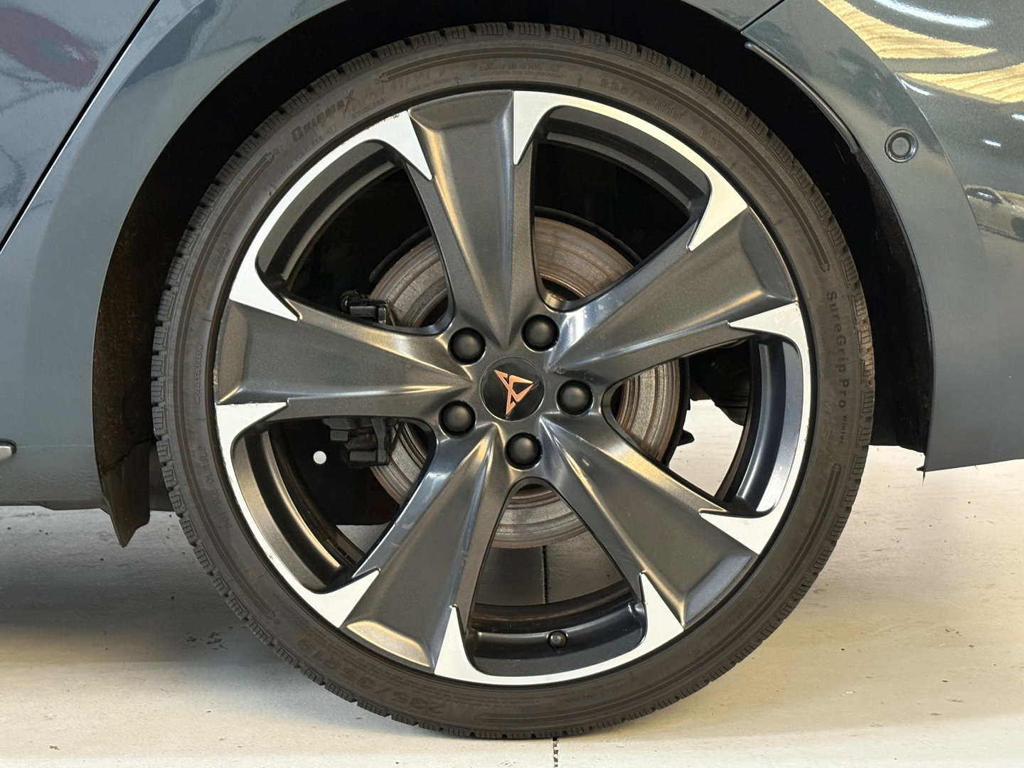 CUPRA Leon 2.0 TSI VZ 300 PK Pano*Keyless*Sfeer