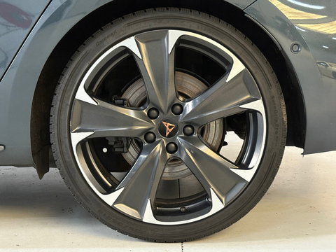 CUPRA Leon 2.0 TSI VZ 300 PK Pano*Keyless*Sfeer