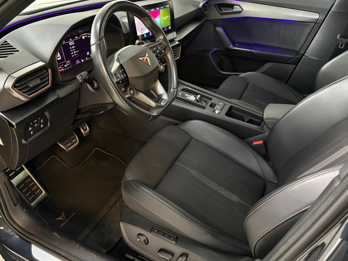 CUPRA Leon 2.0 TSI VZ 300 PK Pano*Keyless*Sfeer