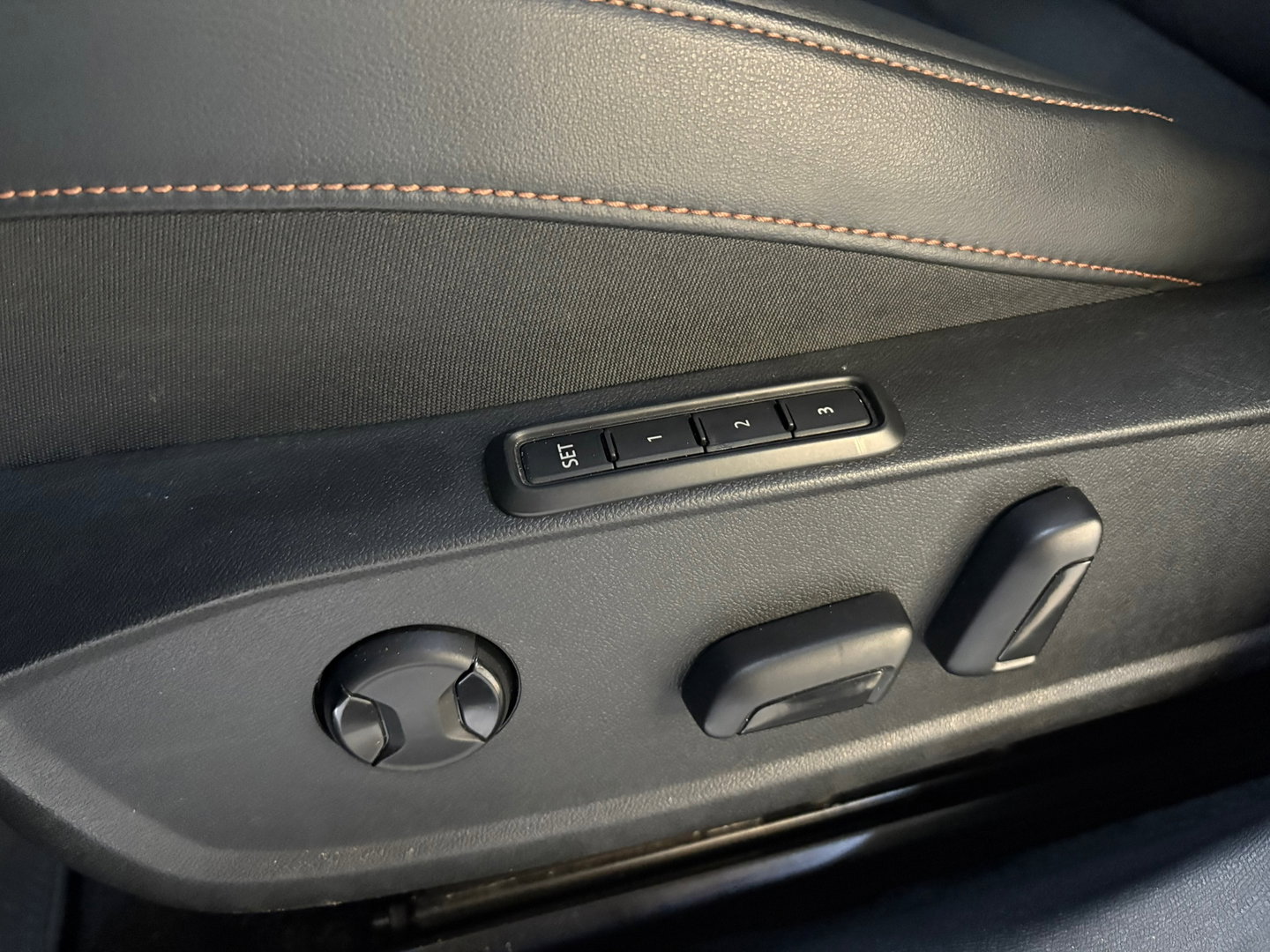 CUPRA Leon 2.0 TSI VZ 300 PK Pano*Keyless*Sfeer