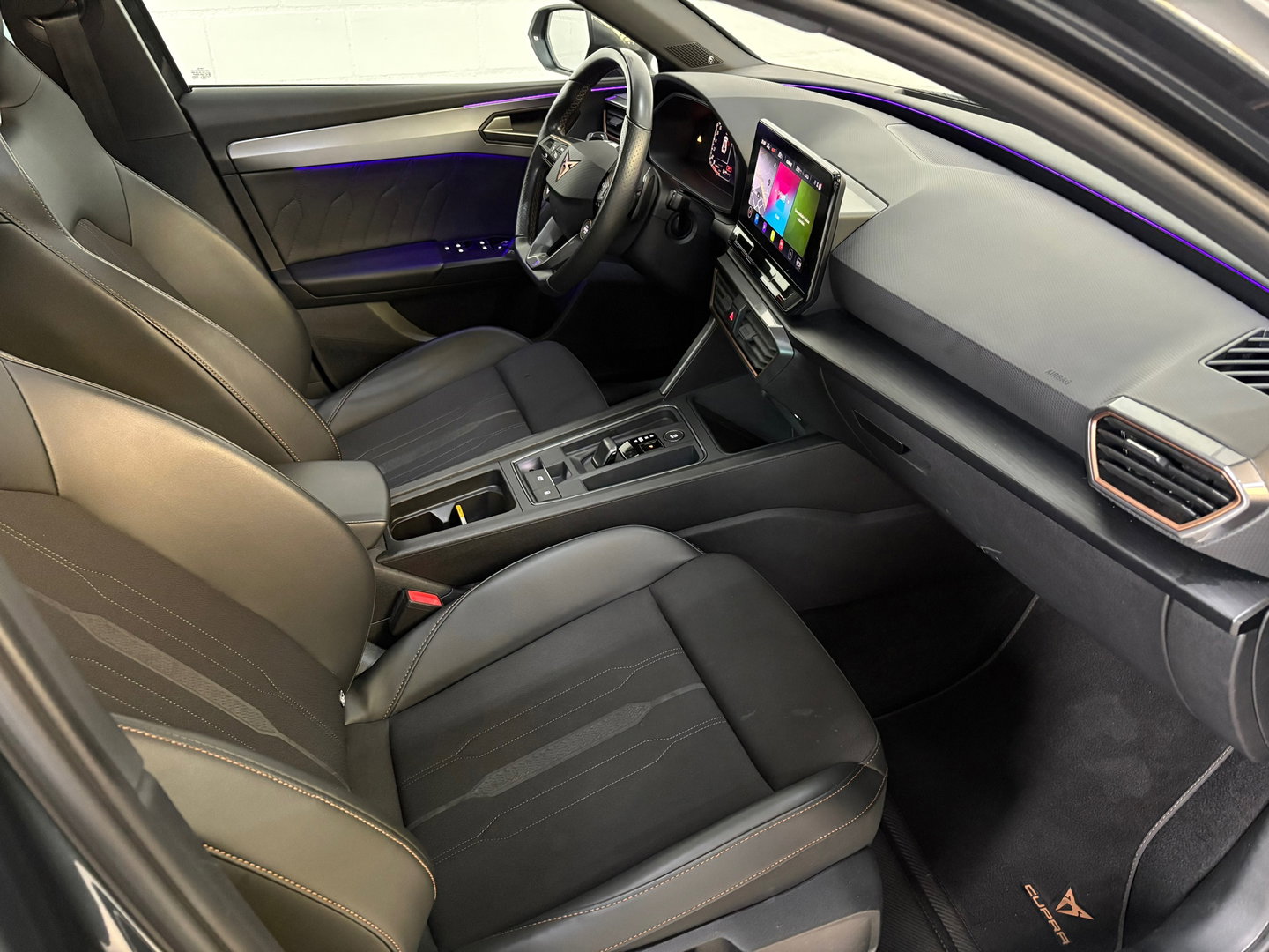 CUPRA Leon 2.0 TSI VZ 300 PK Pano*Keyless*Sfeer