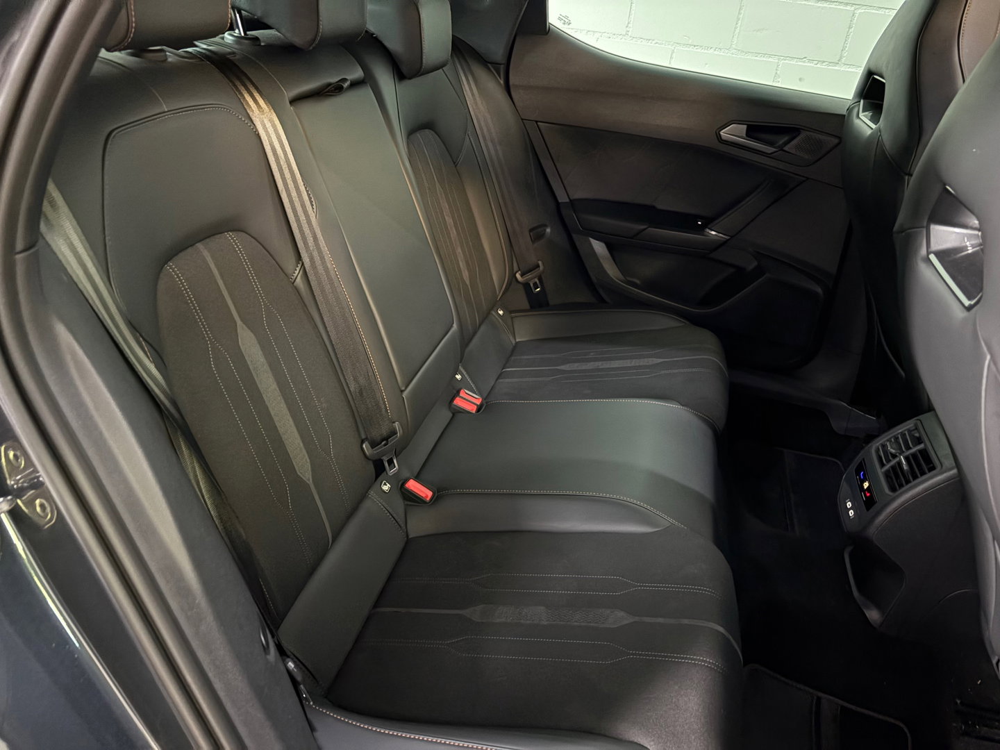 CUPRA Leon 2.0 TSI VZ 300 PK Pano*Keyless*Sfeer