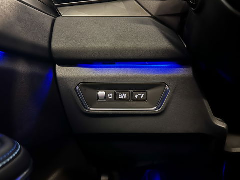 Lynk & Co 01 1.5 | Zwarte Hemel | Panoramadak | Achteruitrijcamera | Adaptive Cruise Control | Keyless | Elektrische Bestuurdersstoel + Geheugen | Parkeersensoren | Apple Carplay | Android Auto |