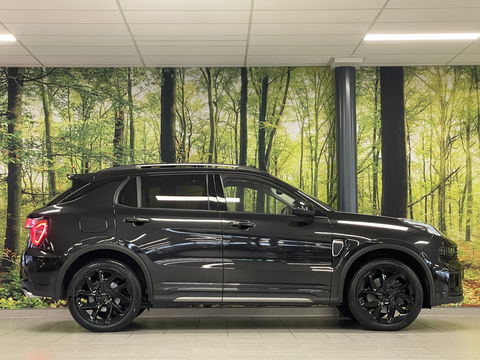 Lynk & Co 01 1.5 | Zwarte Hemel | Panoramadak | Achteruitrijcamera | Adaptive Cruise Control | Keyless | Elektrische Bestuurdersstoel + Geheugen | Parkeersensoren | Apple Carplay | Android Auto |