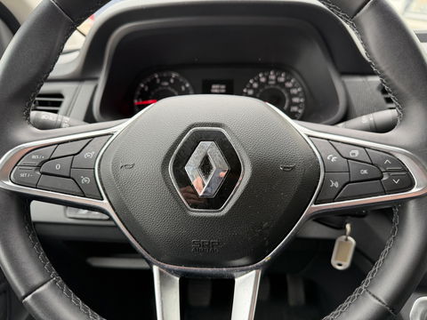 Renault Trafic 2.0 dCi 130pk T29 L2H1 DC 6 persoons Work Edition / vaste prijs rijklaar € 24.950 ex btw / lease € 407 / euro 6 / bpm vrij / trekhaak / airco / cruise / navigatie / isofix / sidebars