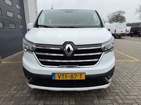 Renault Trafic 2.0 dCi 130pk T29 L2H1 DC 6 persoons Work Edition / vaste prijs rijklaar € 24.950 ex btw / lease € 407 / euro 6 / bpm vrij / trekhaak / airco / cruise / navigatie / isofix / sidebars