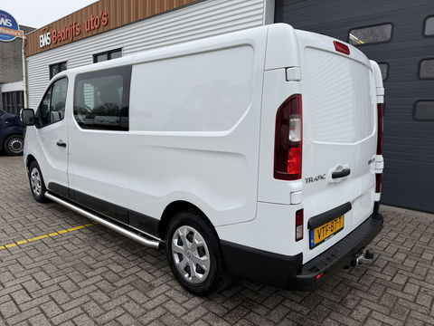 Renault Trafic 2.0 dCi 130pk T29 L2H1 DC 6 persoons Work Edition / vaste prijs rijklaar € 24.950 ex btw / lease € 407 / euro 6 / bpm vrij / trekhaak / airco / cruise / navigatie / isofix / sidebars