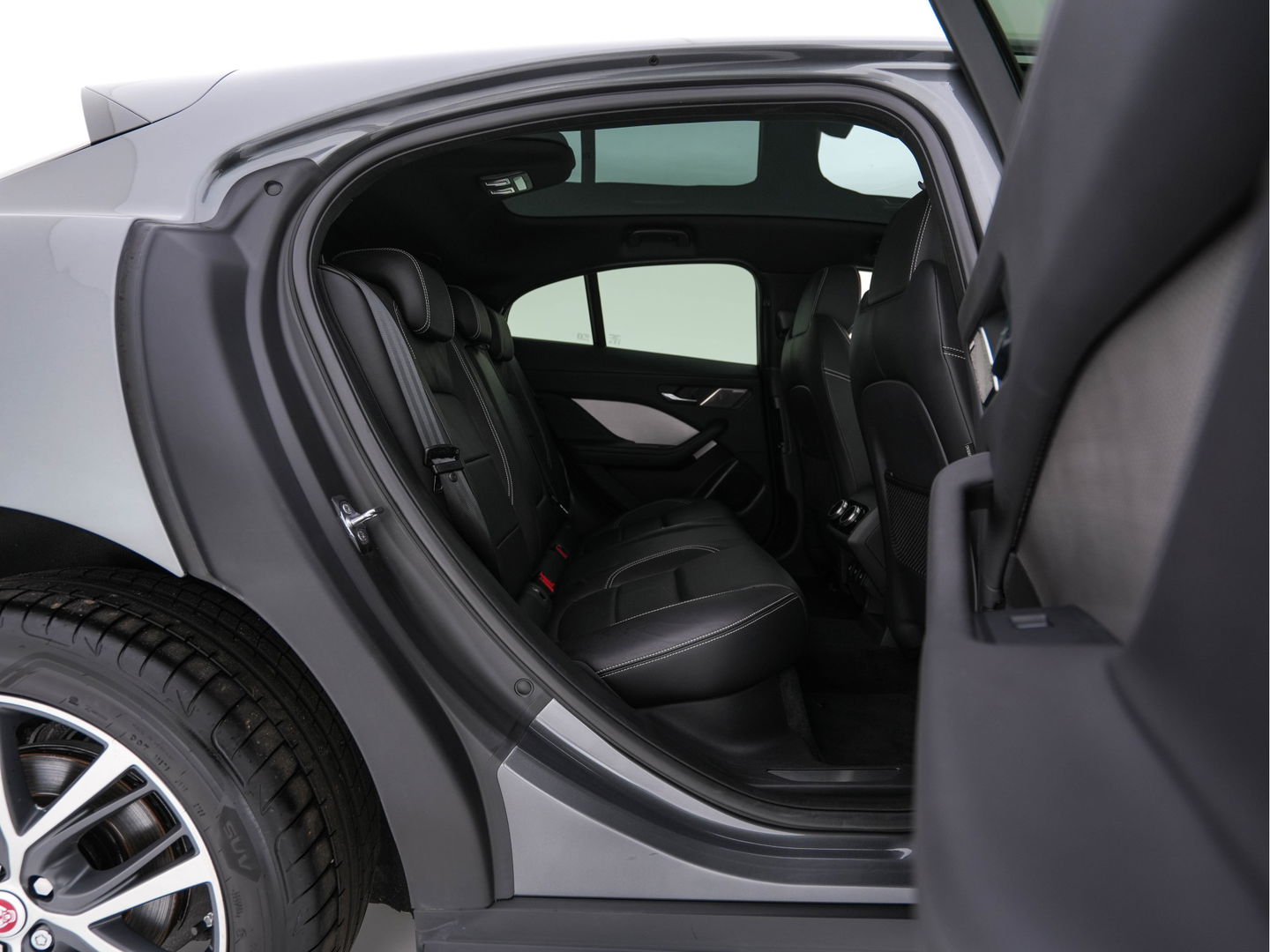 Jaguar I-PACE EV400 HSE 90 kWh AWD {SOH-86%} (INCL-BTW) *PANO | LEATHER | FULL-LED | MERIDIAN-AUDIO | TOPVIEW | MEMORY-PACK | BLINDSPOT | DIGI-COCKPIT | KEYLESS | DAB+ | NAVI-FULLMAP | ECC | HEATED-COMFORTSEATS | PDC | CCS-FASTLOADER |