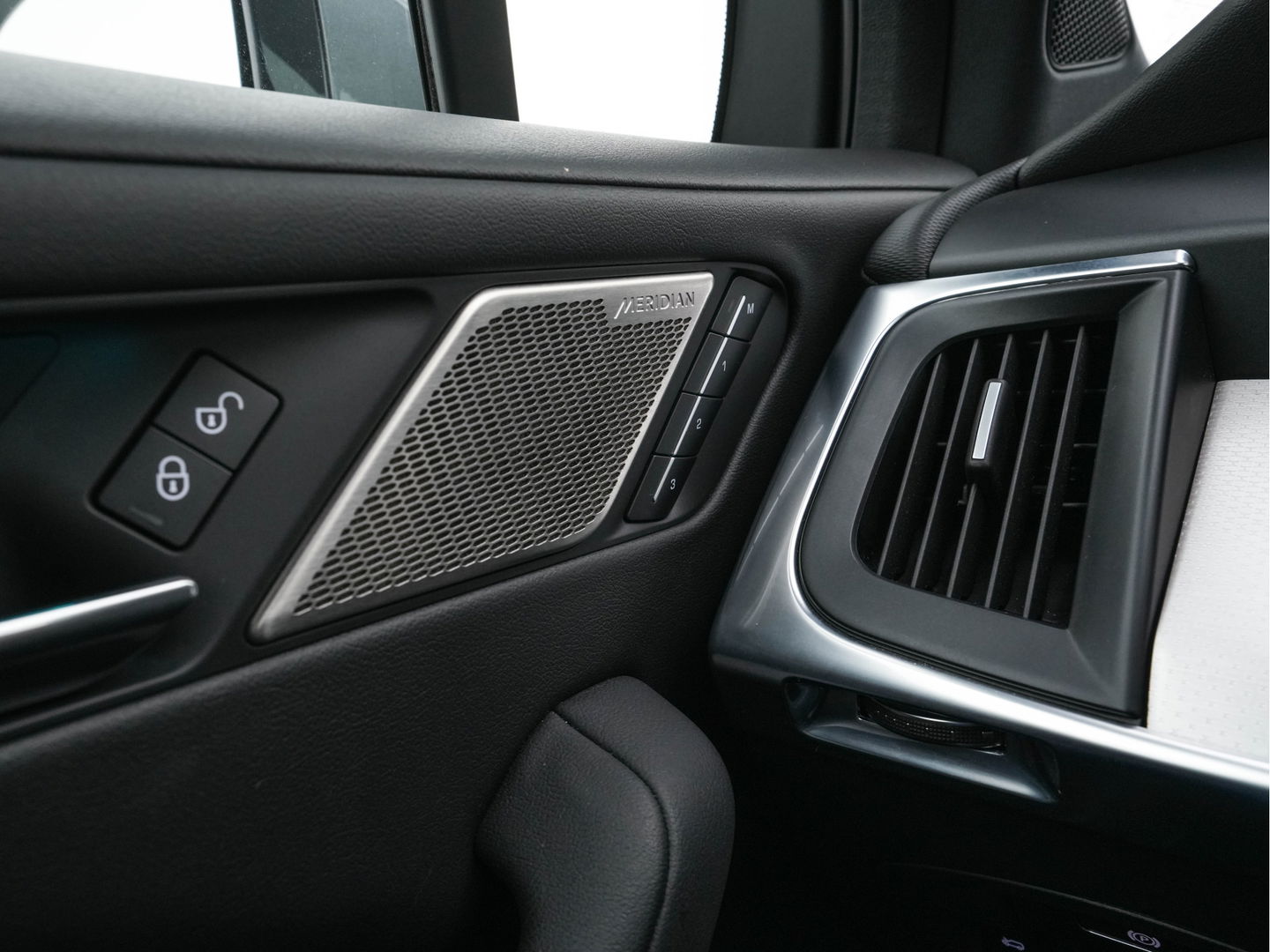 Jaguar I-PACE EV400 HSE 90 kWh AWD {SOH-86%} (INCL-BTW) *PANO | LEATHER | FULL-LED | MERIDIAN-AUDIO | TOPVIEW | MEMORY-PACK | BLINDSPOT | DIGI-COCKPIT | KEYLESS | DAB+ | NAVI-FULLMAP | ECC | HEATED-COMFORTSEATS | PDC | CCS-FASTLOADER |