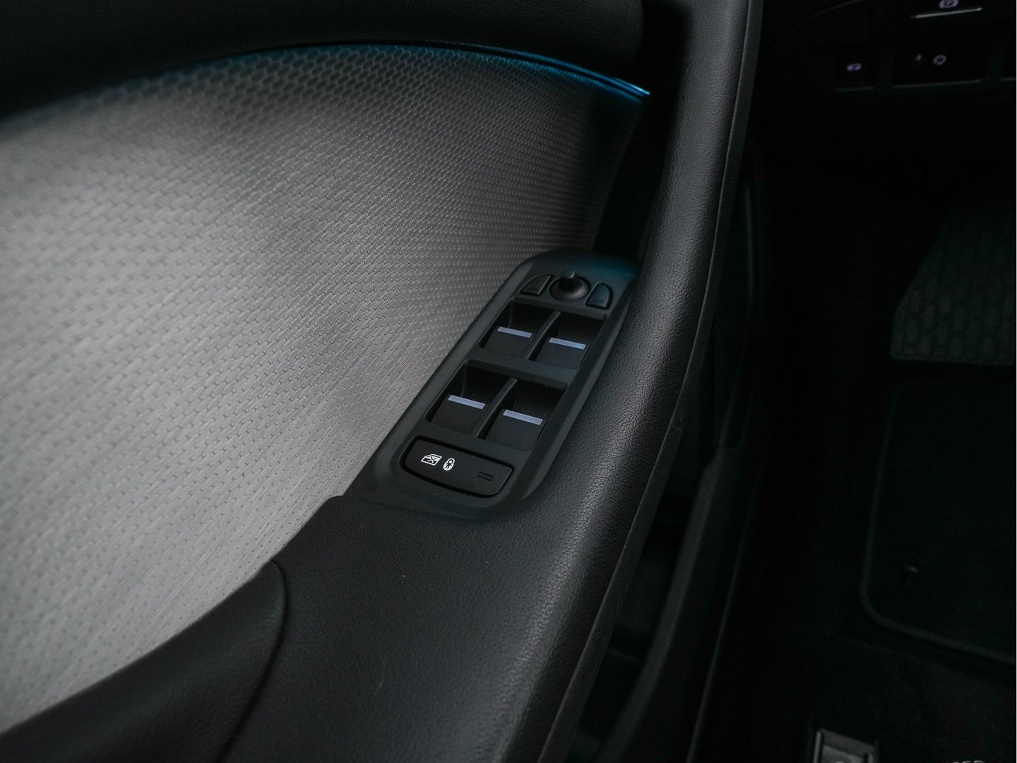 Jaguar I-PACE EV400 HSE 90 kWh AWD {SOH-86%} (INCL-BTW) *PANO | LEATHER | FULL-LED | MERIDIAN-AUDIO | TOPVIEW | MEMORY-PACK | BLINDSPOT | DIGI-COCKPIT | KEYLESS | DAB+ | NAVI-FULLMAP | ECC | HEATED-COMFORTSEATS | PDC | CCS-FASTLOADER |