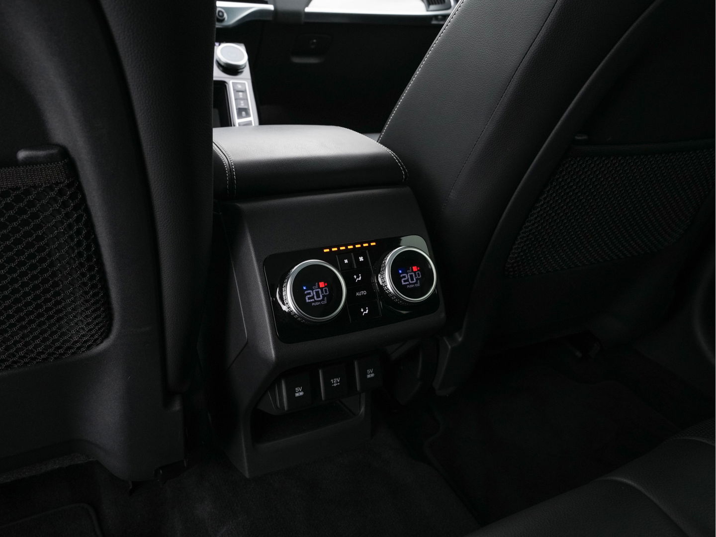 Jaguar I-PACE EV400 HSE 90 kWh AWD {SOH-86%} (INCL-BTW) *PANO | LEATHER | FULL-LED | MERIDIAN-AUDIO | TOPVIEW | MEMORY-PACK | BLINDSPOT | DIGI-COCKPIT | KEYLESS | DAB+ | NAVI-FULLMAP | ECC | HEATED-COMFORTSEATS | PDC | CCS-FASTLOADER |