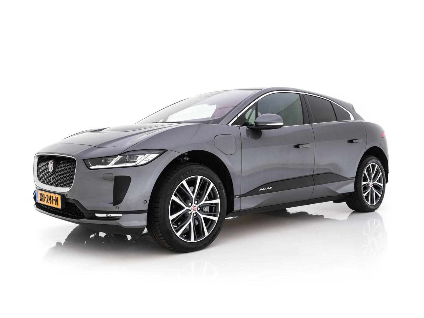 Jaguar I-PACE EV400 HSE 90 kWh AWD {SOH-86%} (INCL-BTW) *PANO | LEATHER | FULL-LED | MERIDIAN-AUDIO | TOPVIEW | MEMORY-PACK | BLINDSPOT | DIGI-COCKPIT | KEYLESS | DAB+ | NAVI-FULLMAP | ECC | HEATED-COMFORTSEATS | PDC | CCS-FASTLOADER |