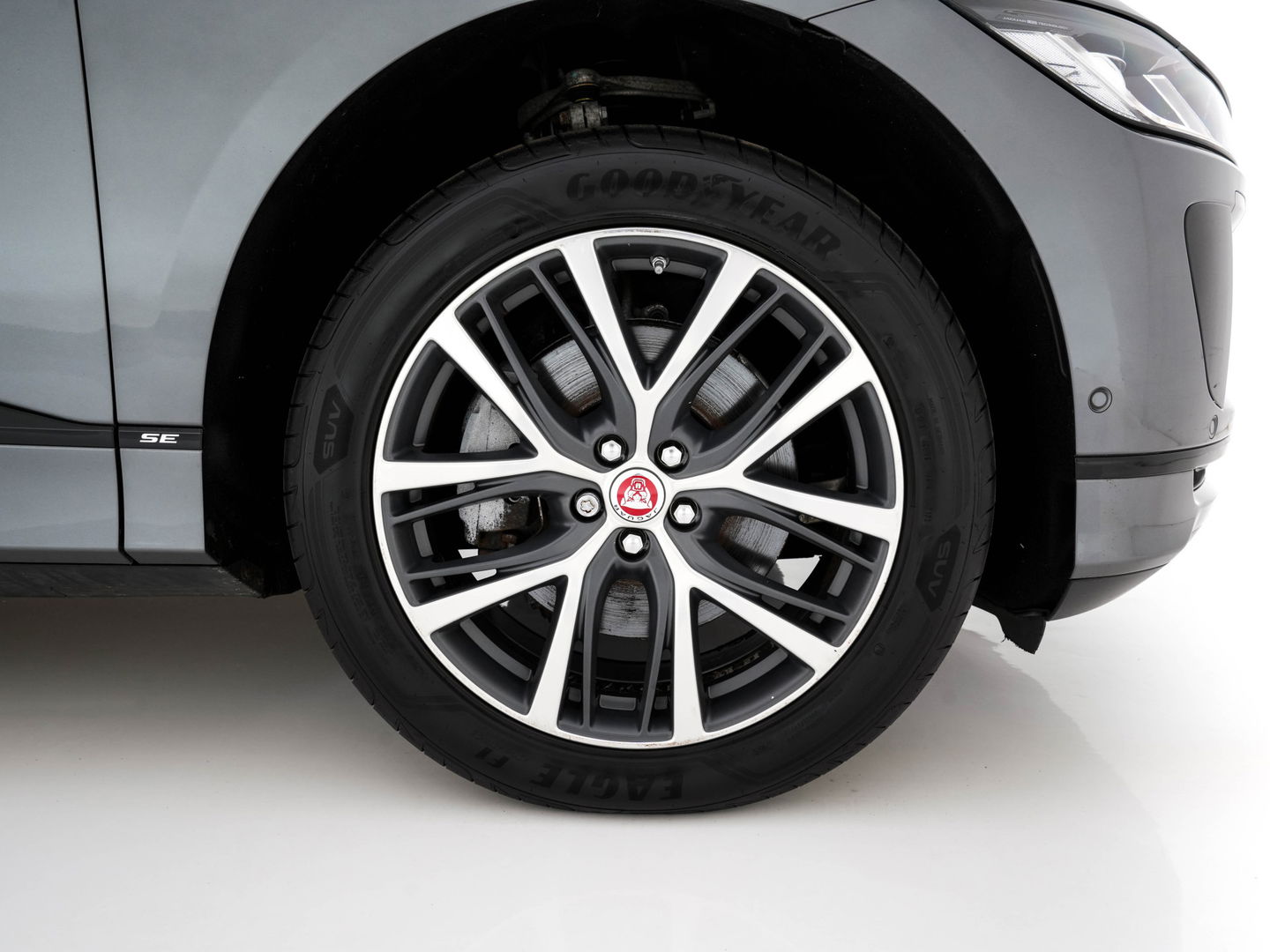 Jaguar I-PACE EV400 HSE 90 kWh AWD {SOH-86%} (INCL-BTW) *PANO | LEATHER | FULL-LED | MERIDIAN-AUDIO | TOPVIEW | MEMORY-PACK | BLINDSPOT | DIGI-COCKPIT | KEYLESS | DAB+ | NAVI-FULLMAP | ECC | HEATED-COMFORTSEATS | PDC | CCS-FASTLOADER |