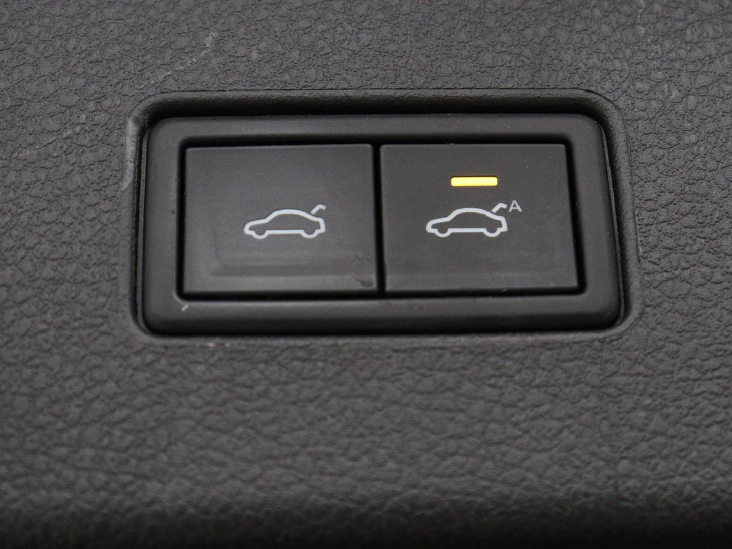 Volkswagen Passat 1.4 TSI PHEV GTE | SOH 95% | Stoelverwarming | Trekhaak | Massage | Camera | Carplay | Keyless | Matrix LED | Navigatie | Adaptive cruise | Park Assist | Climate control | Plug In