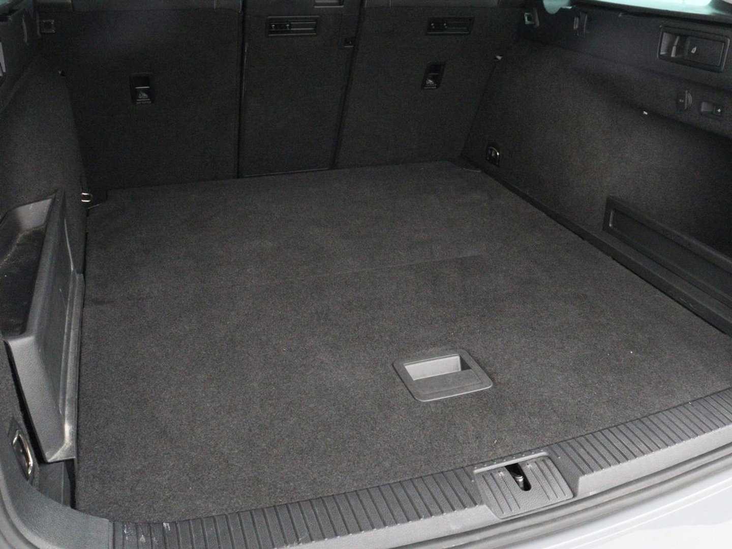 Volkswagen Passat 1.4 TSI PHEV GTE | SOH 95% | Stoelverwarming | Trekhaak | Massage | Camera | Carplay | Keyless | Matrix LED | Navigatie | Adaptive cruise | Park Assist | Climate control | Plug In