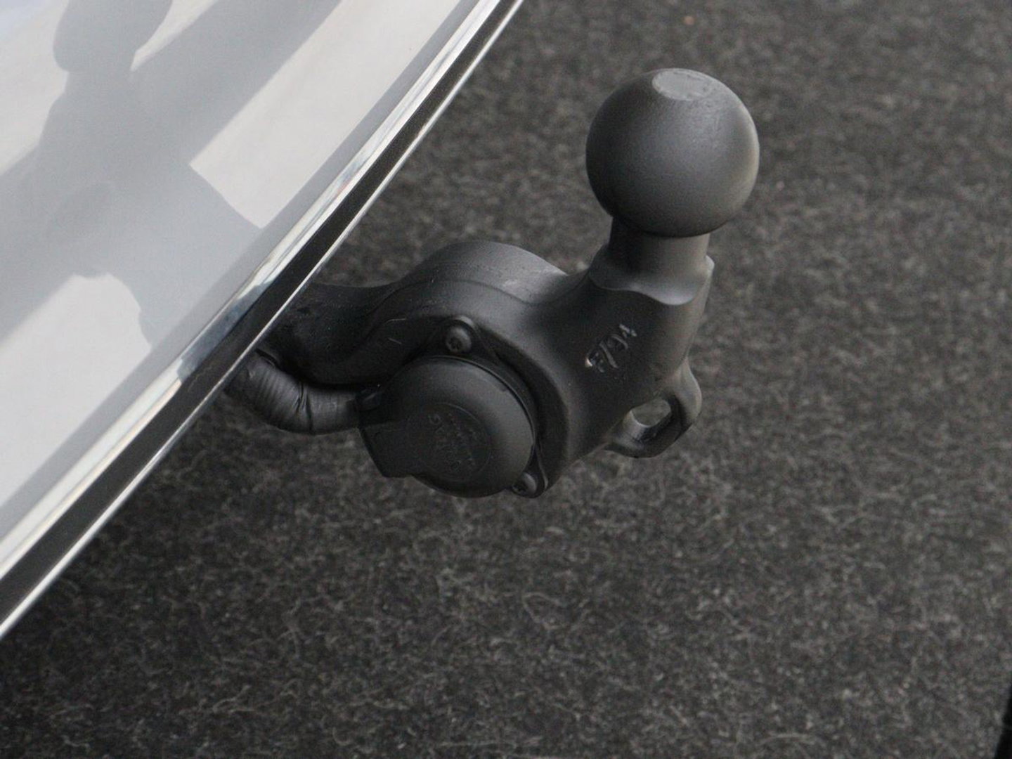 Volkswagen Passat 1.4 TSI PHEV GTE | SOH 95% | Stoelverwarming | Trekhaak | Massage | Camera | Carplay | Keyless | Matrix LED | Navigatie | Adaptive cruise | Park Assist | Climate control | Plug In