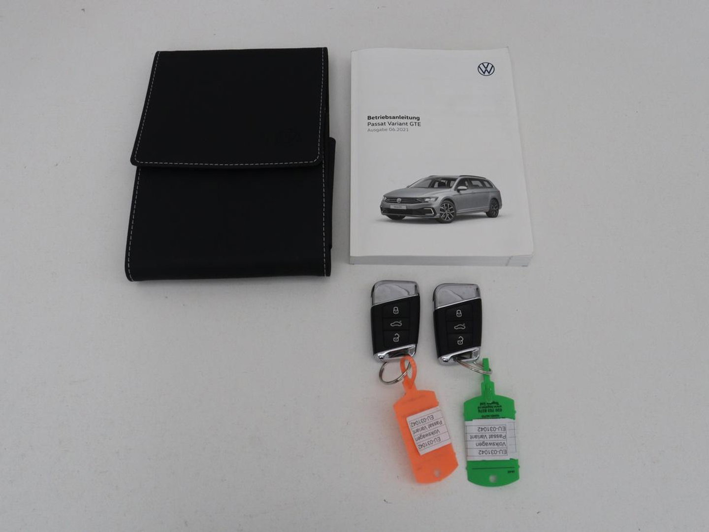 Volkswagen Passat 1.4 TSI PHEV GTE | SOH 95% | Stoelverwarming | Trekhaak | Massage | Camera | Carplay | Keyless | Matrix LED | Navigatie | Adaptive cruise | Park Assist | Climate control | Plug In