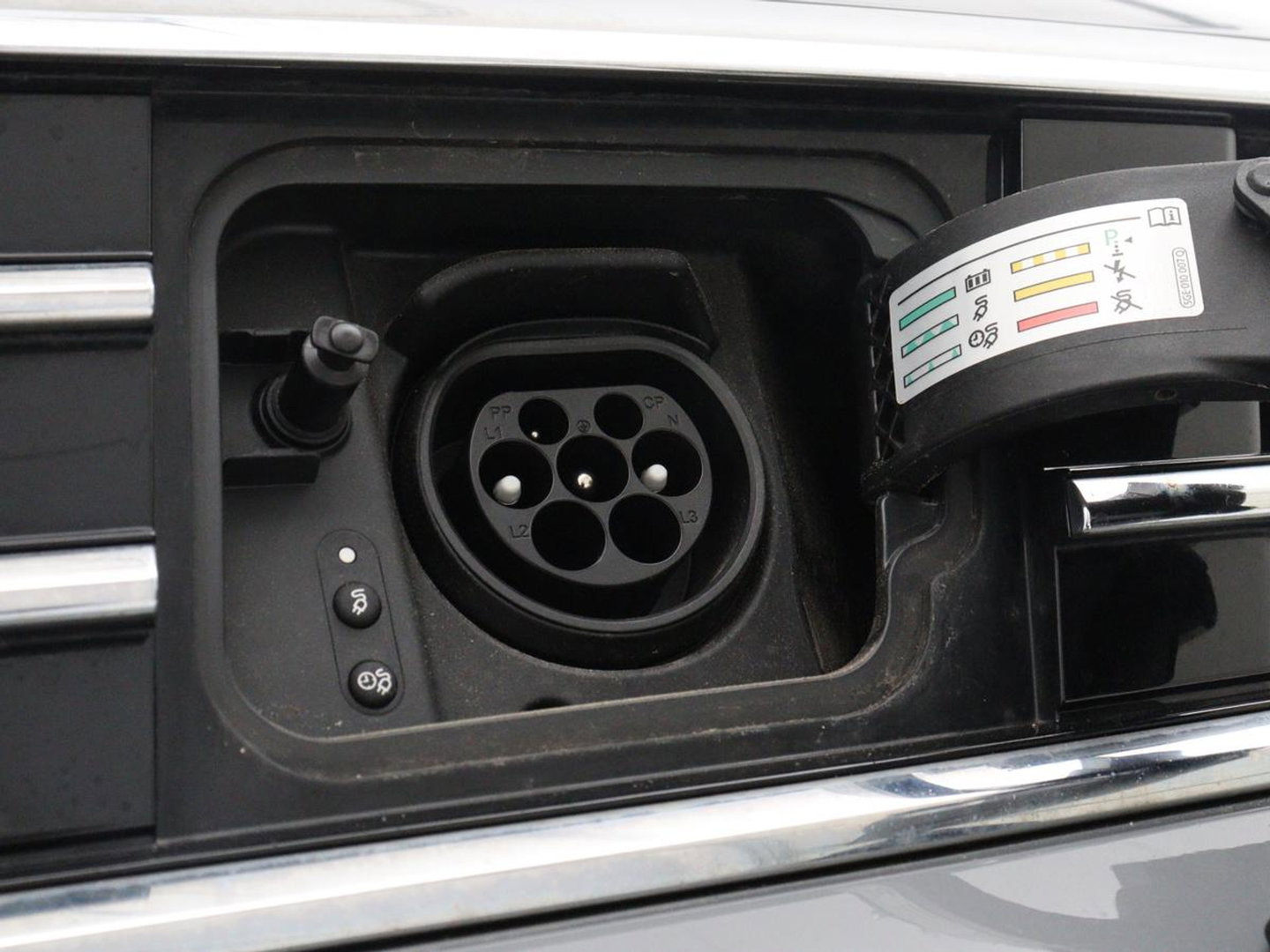 Volkswagen Passat 1.4 TSI PHEV GTE | SOH 95% | Stoelverwarming | Trekhaak | Massage | Camera | Carplay | Keyless | Matrix LED | Navigatie | Adaptive cruise | Park Assist | Climate control | Plug In