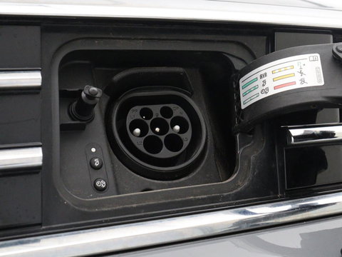 Volkswagen Passat 1.4 TSI PHEV GTE | SOH 95% | Stoelverwarming | Trekhaak | Massage | Camera | Carplay | Keyless | Matrix LED | Navigatie | Adaptive cruise | Park Assist | Climate control | Plug In