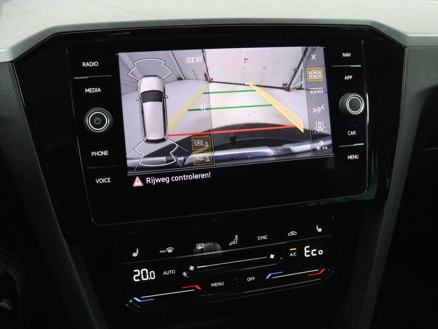 Volkswagen Passat 1.4 TSI PHEV GTE | SOH 95% | Stoelverwarming | Trekhaak | Massage | Camera | Carplay | Keyless | Matrix LED | Navigatie | Adaptive cruise | Park Assist | Climate control | Plug In