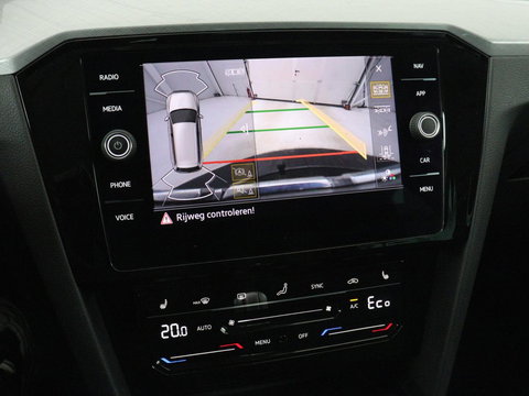 Volkswagen Passat 1.4 TSI PHEV GTE | SOH 95% | Stoelverwarming | Trekhaak | Massage | Camera | Carplay | Keyless | Matrix LED | Navigatie | Adaptive cruise | Park Assist | Climate control | Plug In