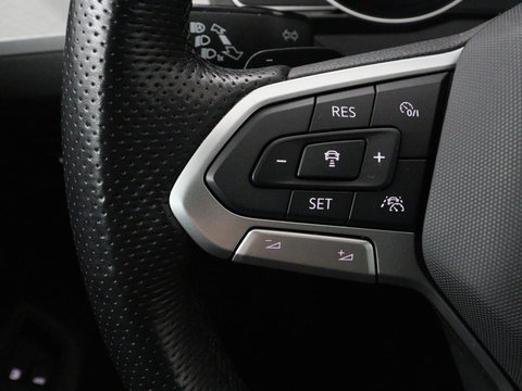 Volkswagen Passat 1.4 TSI PHEV GTE | SOH 95% | Stoelverwarming | Trekhaak | Massage | Camera | Carplay | Keyless | Matrix LED | Navigatie | Adaptive cruise | Park Assist | Climate control | Plug In