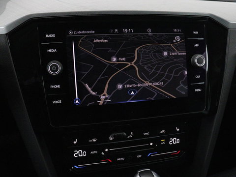 Volkswagen Passat 1.4 TSI PHEV GTE | SOH 95% | Stoelverwarming | Trekhaak | Massage | Camera | Carplay | Keyless | Matrix LED | Navigatie | Adaptive cruise | Park Assist | Climate control | Plug In