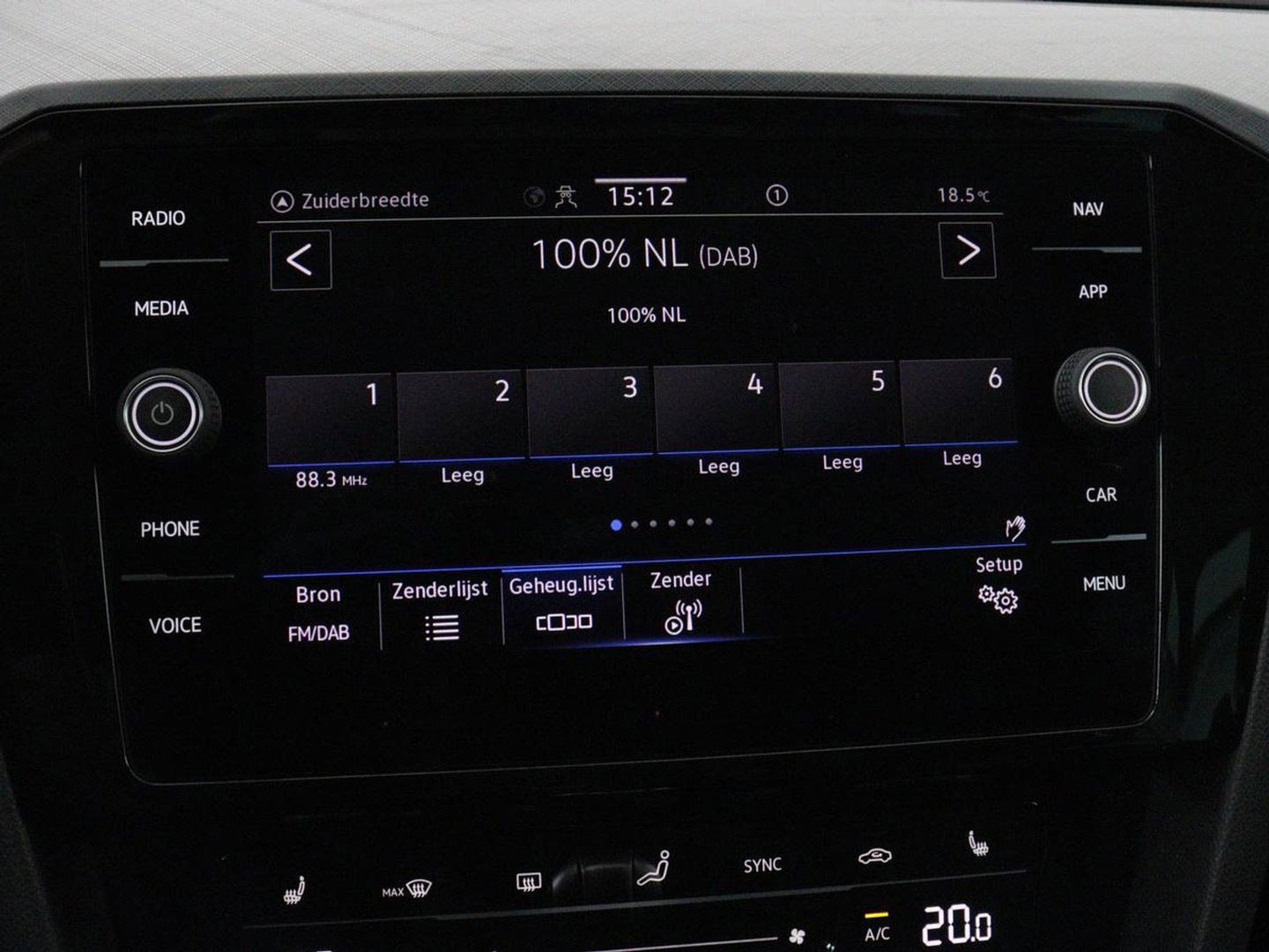 Volkswagen Passat 1.4 TSI PHEV GTE | SOH 95% | Stoelverwarming | Trekhaak | Massage | Camera | Carplay | Keyless | Matrix LED | Navigatie | Adaptive cruise | Park Assist | Climate control | Plug In