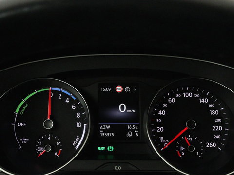 Volkswagen Passat 1.4 TSI PHEV GTE | SOH 95% | Stoelverwarming | Trekhaak | Massage | Camera | Carplay | Keyless | Matrix LED | Navigatie | Adaptive cruise | Park Assist | Climate control | Plug In