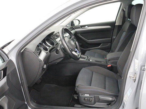 Volkswagen Passat 1.4 TSI PHEV GTE | SOH 95% | Stoelverwarming | Trekhaak | Massage | Camera | Carplay | Keyless | Matrix LED | Navigatie | Adaptive cruise | Park Assist | Climate control | Plug In