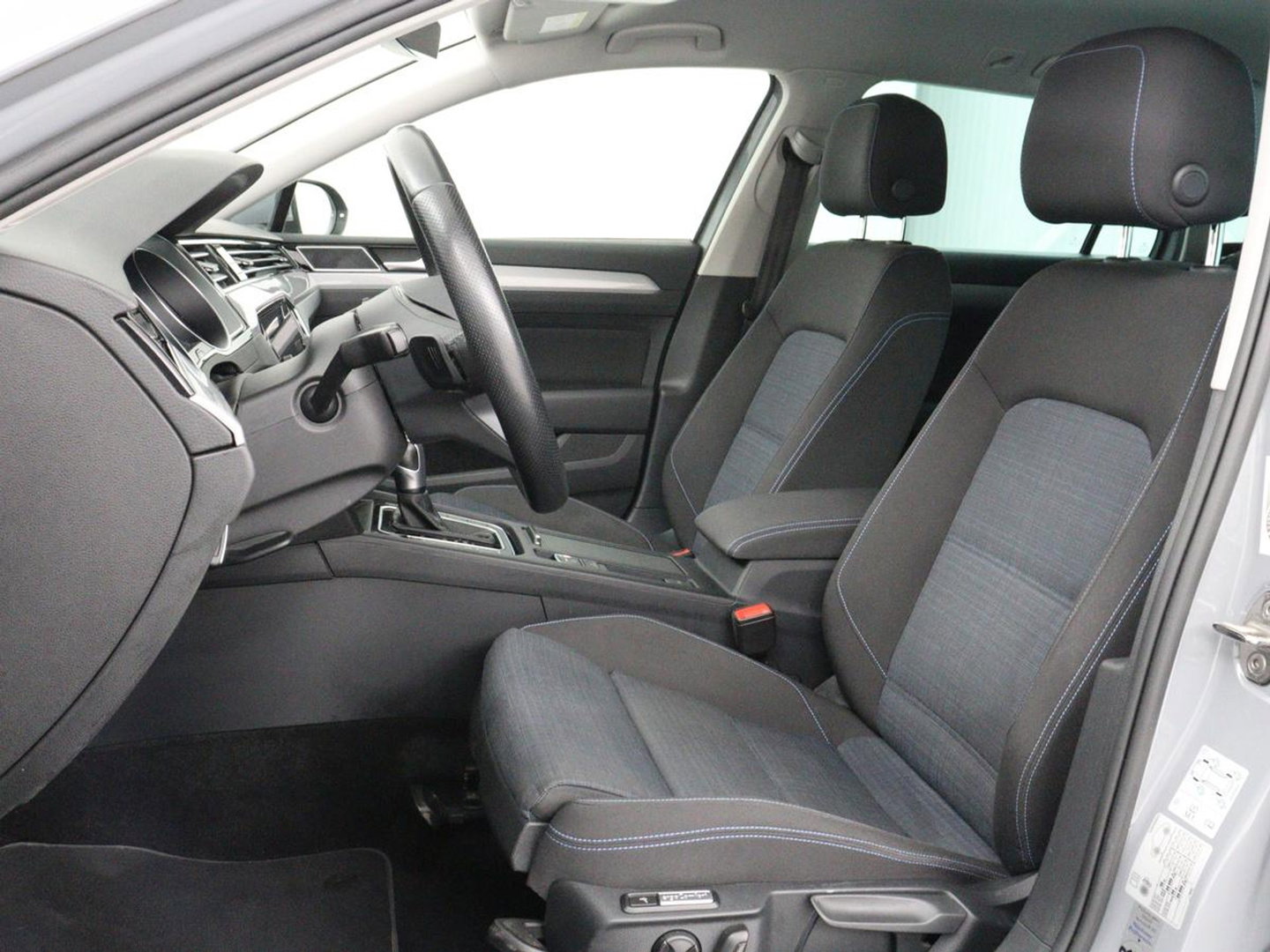 Volkswagen Passat 1.4 TSI PHEV GTE | SOH 95% | Stoelverwarming | Trekhaak | Massage | Camera | Carplay | Keyless | Matrix LED | Navigatie | Adaptive cruise | Park Assist | Climate control | Plug In