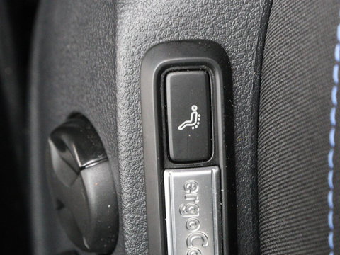 Volkswagen Passat 1.4 TSI PHEV GTE | SOH 95% | Stoelverwarming | Trekhaak | Massage | Camera | Carplay | Keyless | Matrix LED | Navigatie | Adaptive cruise | Park Assist | Climate control | Plug In