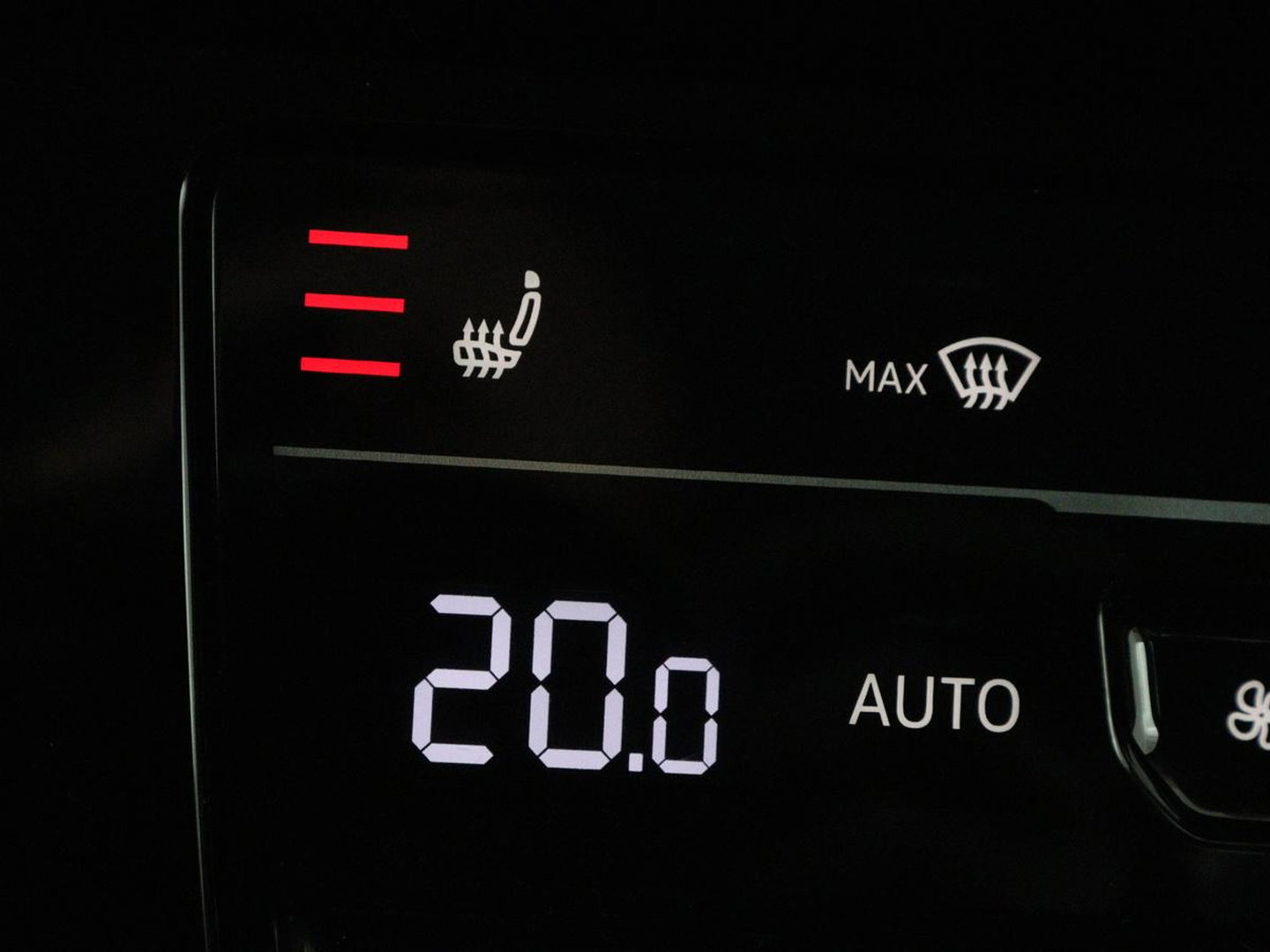 Volkswagen Passat 1.4 TSI PHEV GTE | SOH 95% | Stoelverwarming | Trekhaak | Massage | Camera | Carplay | Keyless | Matrix LED | Navigatie | Adaptive cruise | Park Assist | Climate control | Plug In