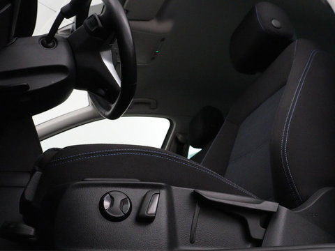 Volkswagen Passat 1.4 TSI PHEV GTE | SOH 95% | Stoelverwarming | Trekhaak | Massage | Camera | Carplay | Keyless | Matrix LED | Navigatie | Adaptive cruise | Park Assist | Climate control | Plug In