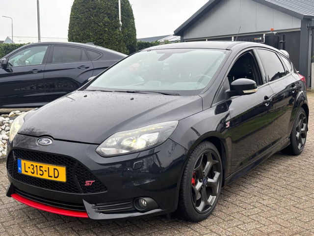 Ford Focus - 2.0 ST-3 250 PK Black Edition 2014 ST-Line Zwart