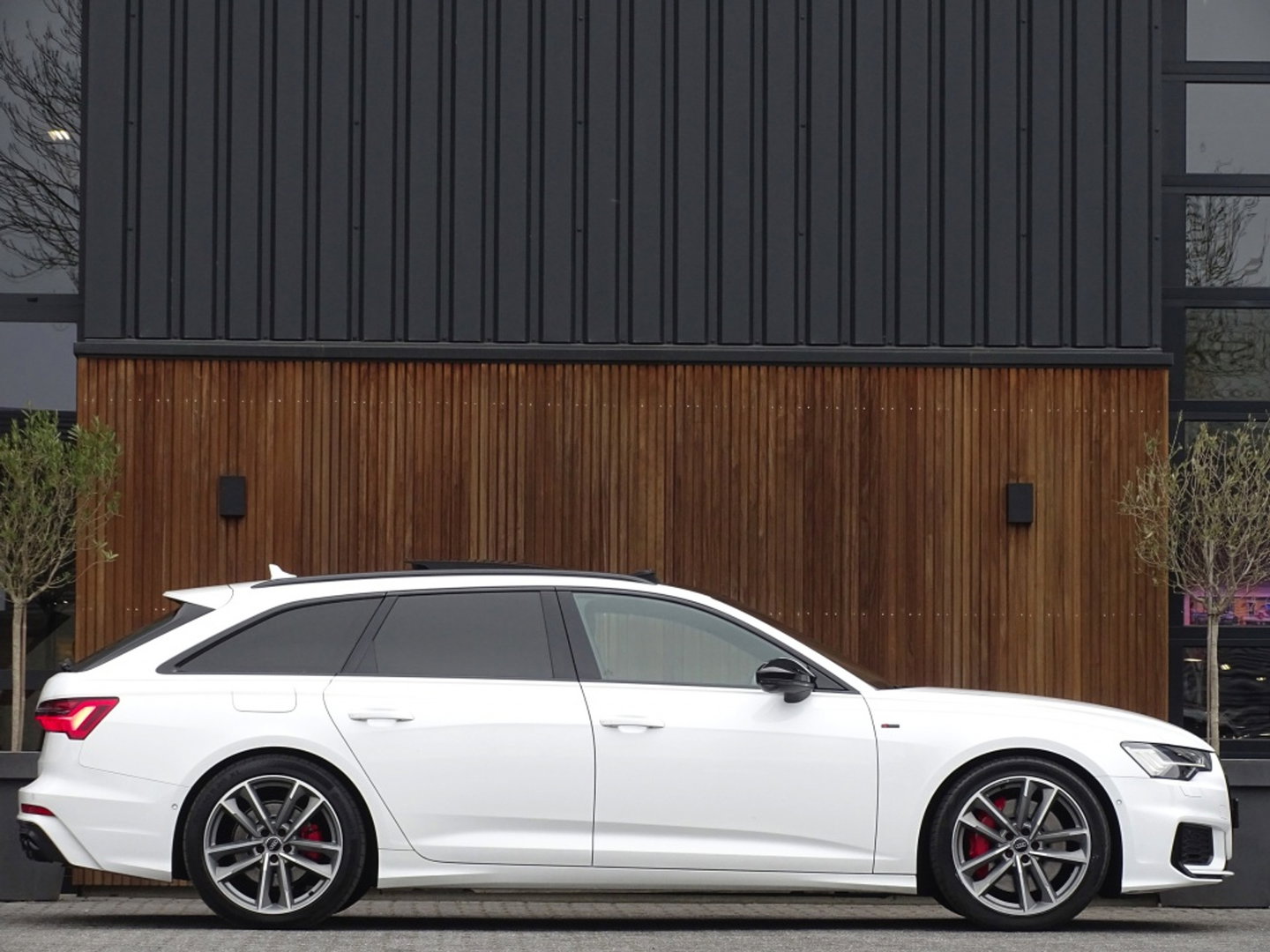 Audi A6 Avant A6 55 TFSI e 425PK ABT Edition / S-LINE / B&O