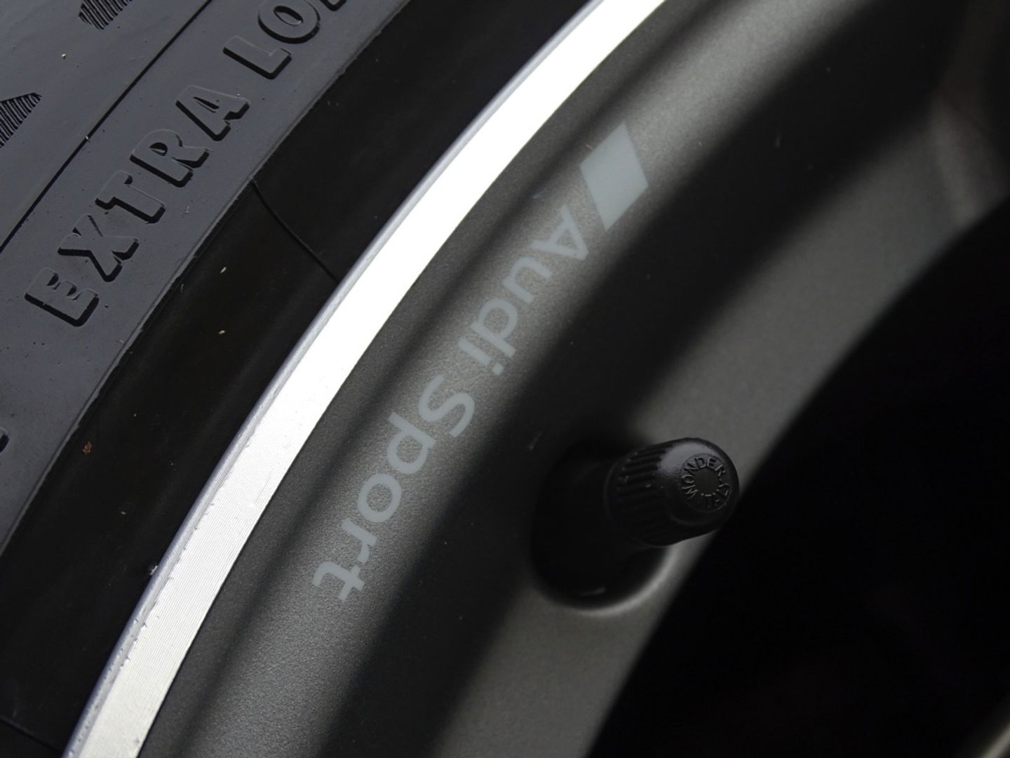 Audi A6 Avant A6 55 TFSI e 425PK ABT Edition / S-LINE / B&O