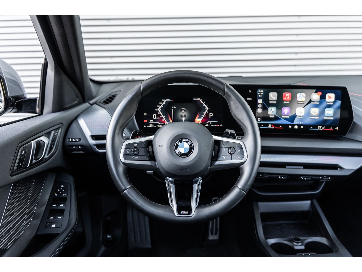 BMW 1-serie 120i M SPORT DESIGN PANO LEDER WIDESCREEN 120
