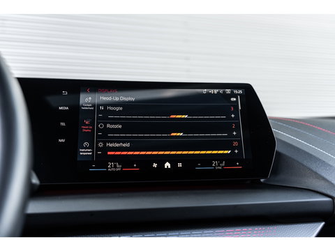 BMW 1-serie 120i M SPORT DESIGN PANO LEDER WIDESCREEN 120