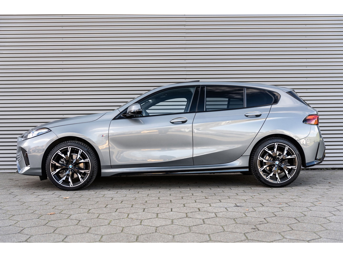 BMW 1-serie 120i M SPORT DESIGN PANO LEDER WIDESCREEN 120