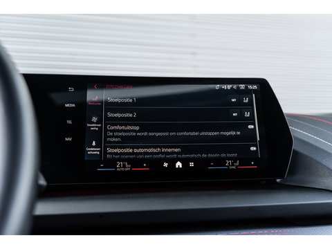 BMW 1-serie 120i M SPORT DESIGN PANO LEDER WIDESCREEN 120