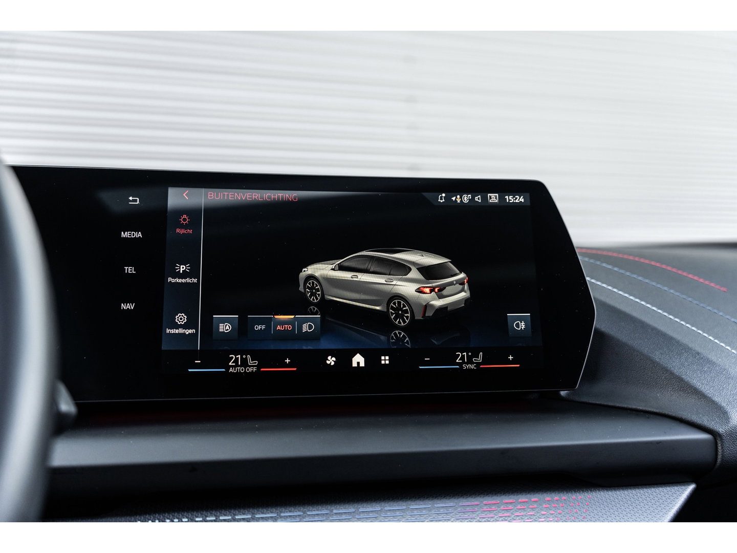 BMW 1-serie 120i M SPORT DESIGN PANO LEDER WIDESCREEN 120