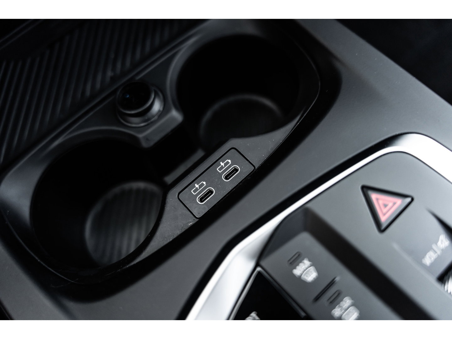 BMW 1-serie 120i M SPORT DESIGN PANO LEDER WIDESCREEN 120